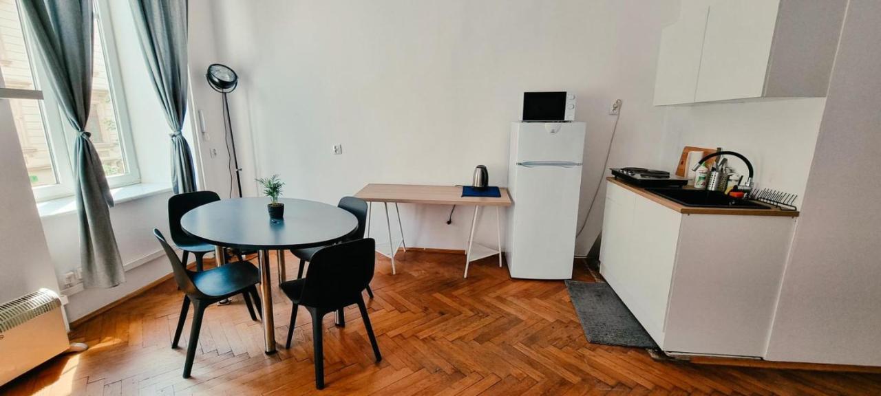 Batorego Apartment Краков Экстерьер фото