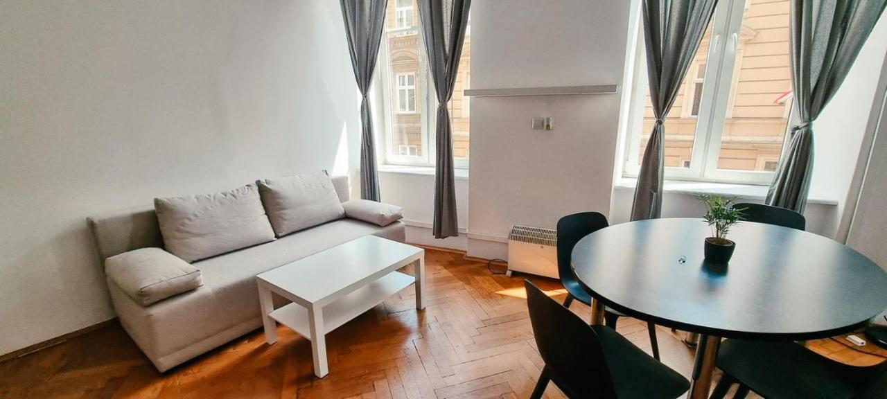 Batorego Apartment Краков Экстерьер фото